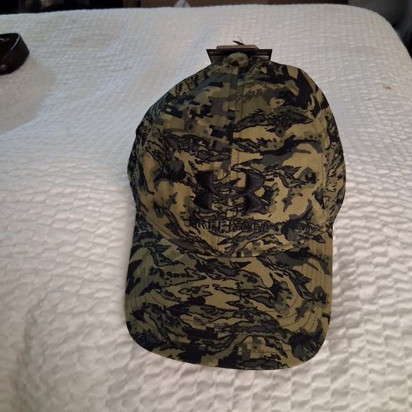 Under Armour Men's Camo hat adjustable - Picture 1 of 6